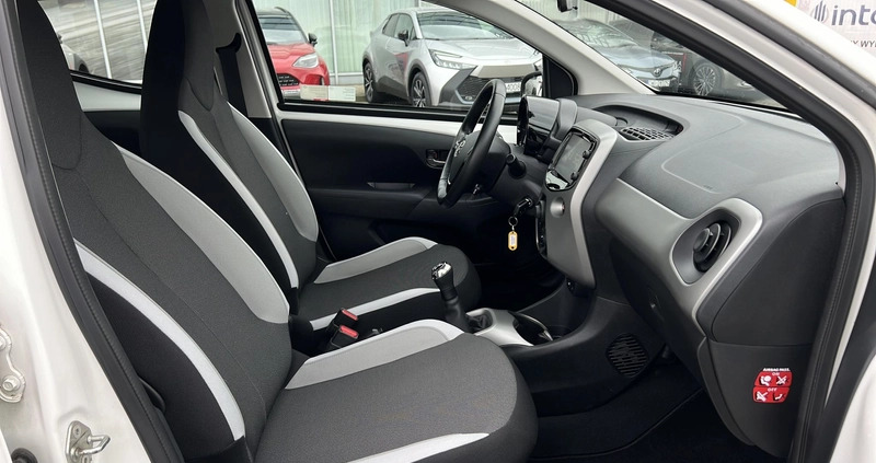 Toyota Aygo cena 41900 przebieg: 13128, rok produkcji 2017 z Pilica małe 379